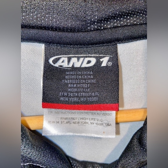 2/40$ Men’s AND1 gray Short Sleeve Hoodie with pouch pocket size medium - Picture 6 of 9